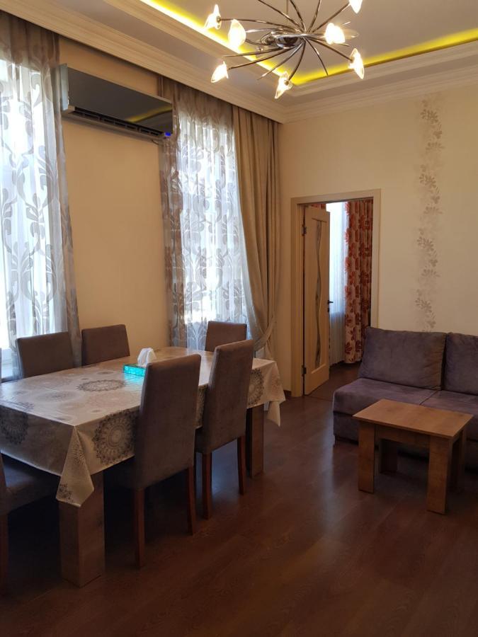 Central Baku Luxury Apartment On Nizami Street Exterior foto