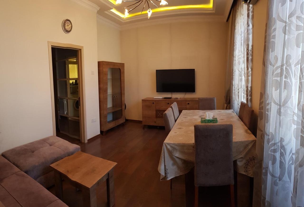 Central Baku Luxury Apartment On Nizami Street Exterior foto